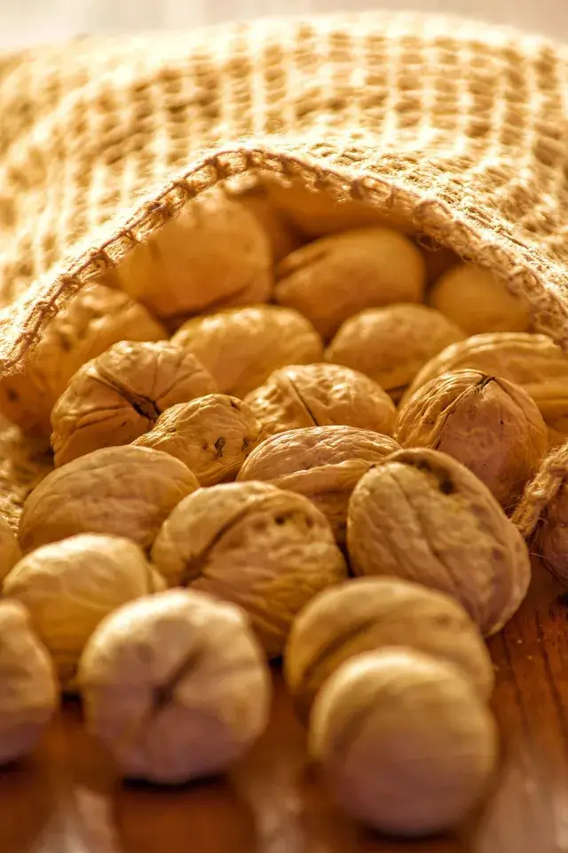 Boost Brain Health with 18 Super Foods.